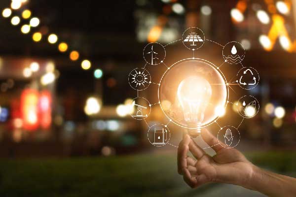 白银经历五年多最大单日跌幅后反弹回升